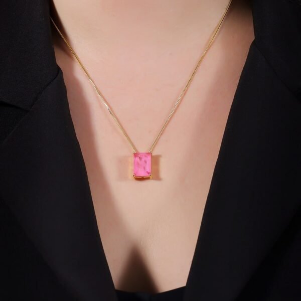 Colar Dourado de Pedra Retangular Rosa - Imagem 2